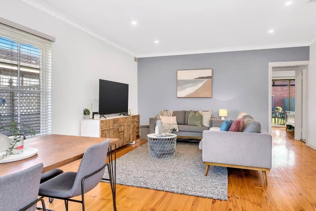 West Hideaway - A Relaxed Coastal Locale Adelaide