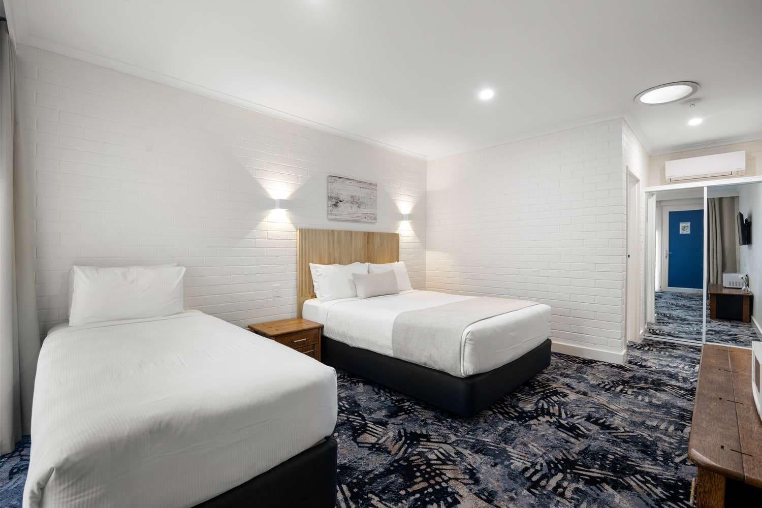 Hotel Western Airport 4*