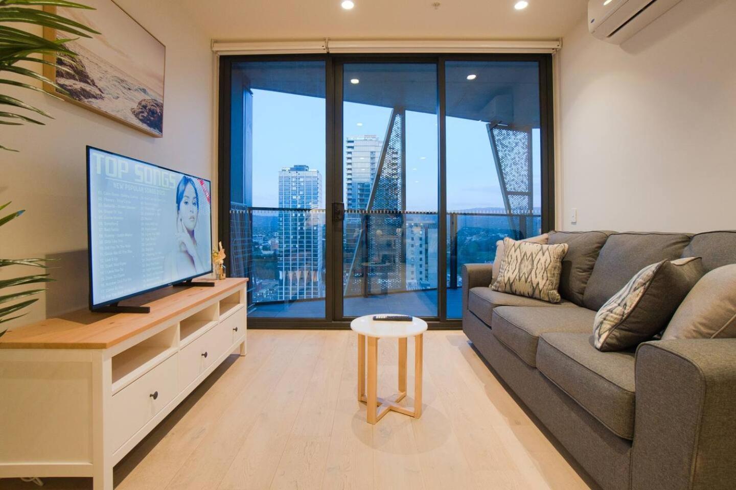Coastal Retreat In Realm - Luxe 1br Oasis Apartment