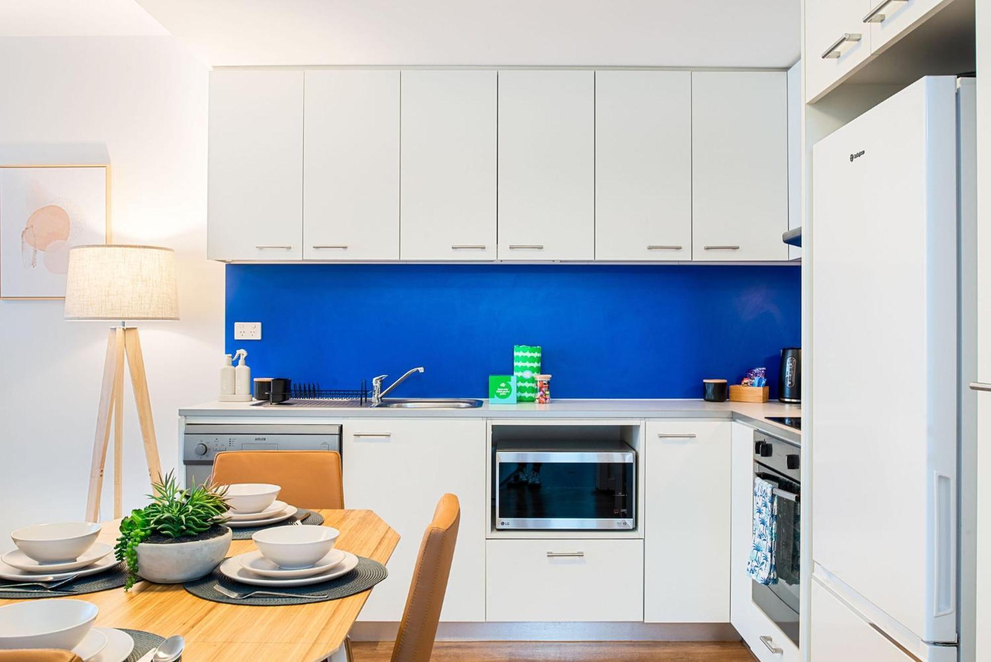 Apartment The Waymouth Executive I Workspace I Free Parking *