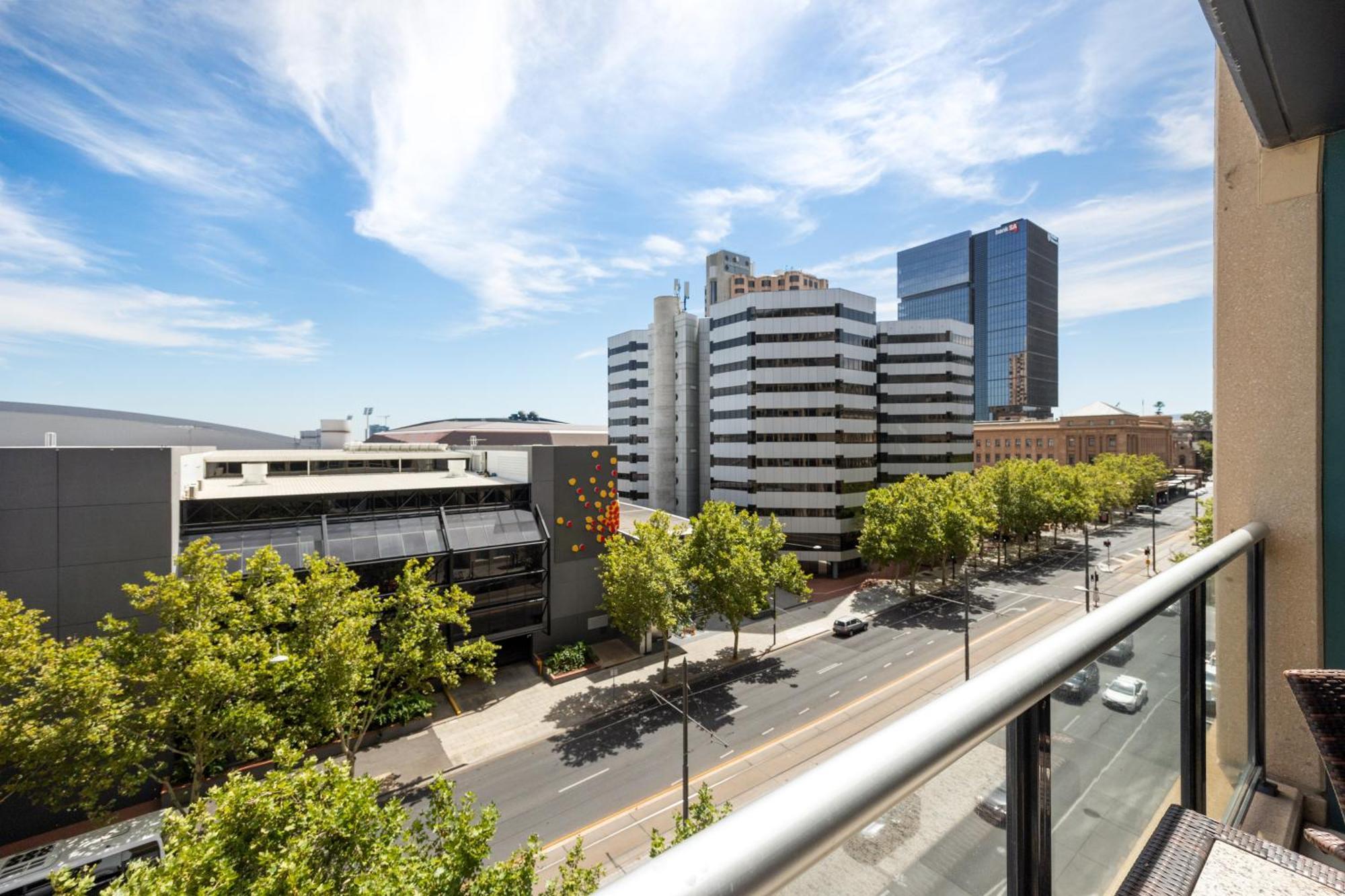 New Heights On North Terrace - 2br Cbd Views Pool * Adelaide