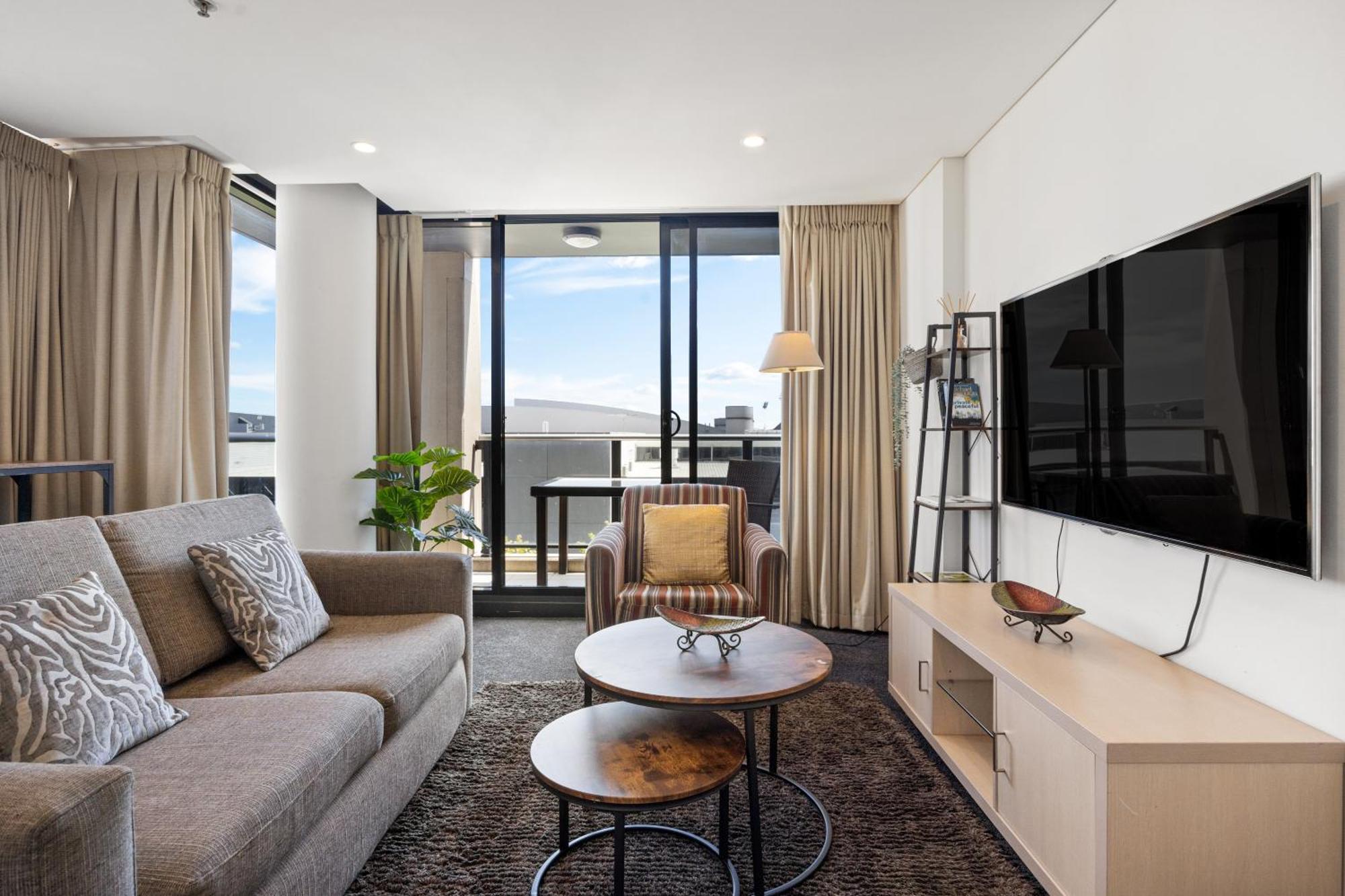 Apartment New Heights On North Terrace - 2br Cbd Views Pool *