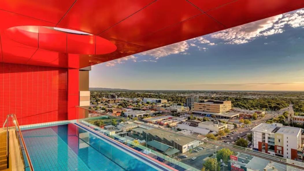 Oasis: Parking, Pool, Gym, Cinema, Inc. Apartment Adelaide