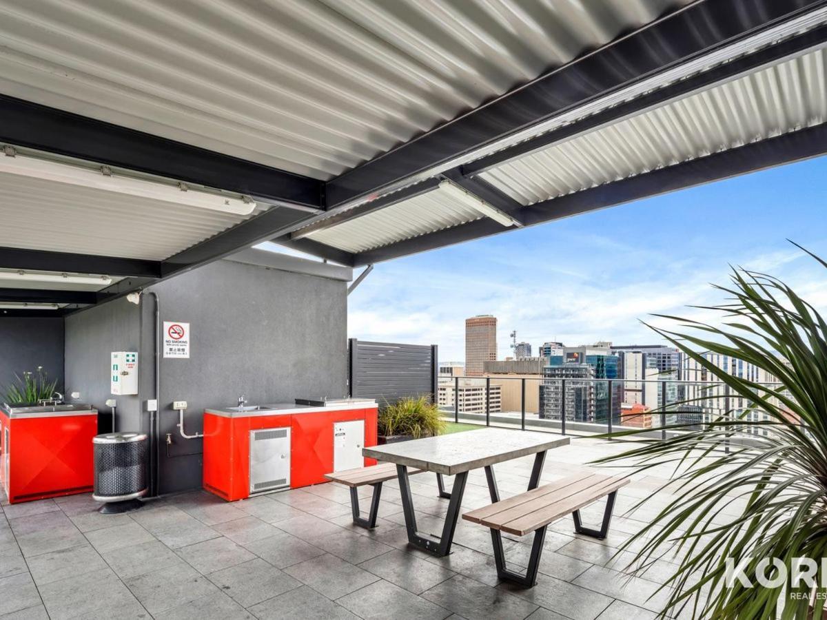Oasis: Parking, Pool, Gym, Cinema, Inc. *
