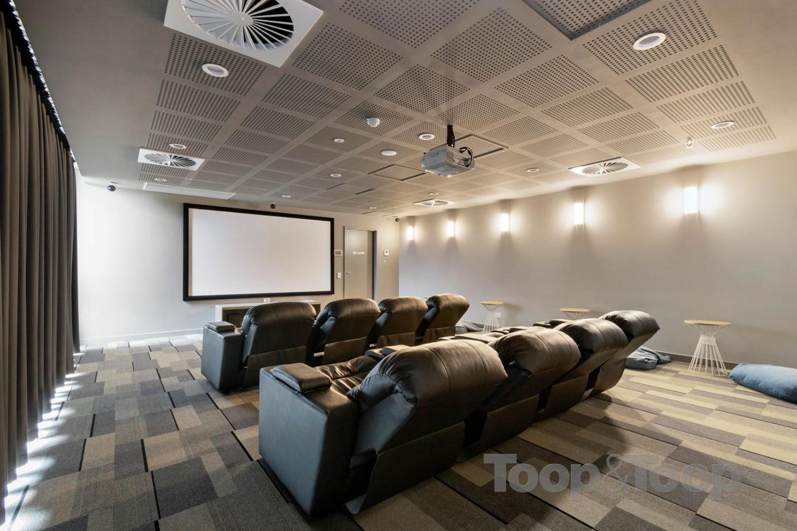 Oasis: Parking, Pool, Gym, Cinema, Inc. Apartment Adelaide
