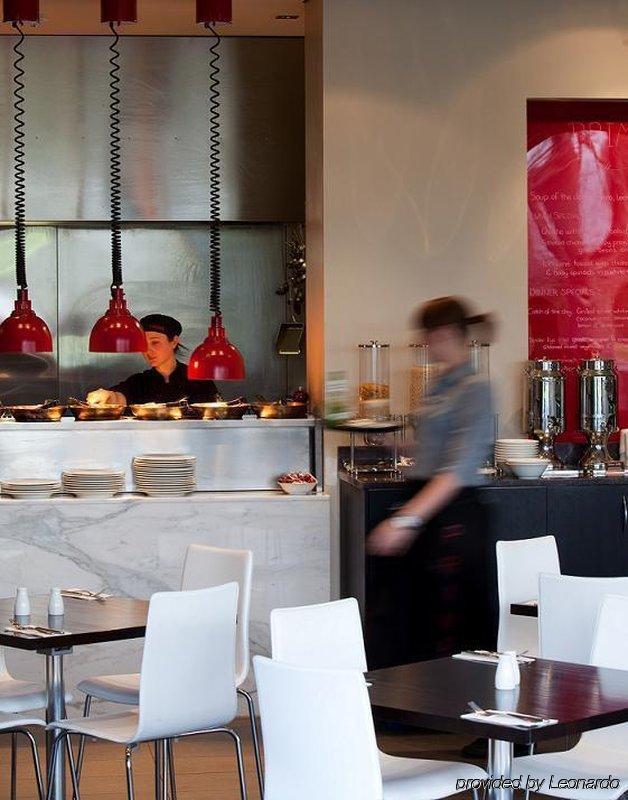 Hotel Rydges South Park 4*