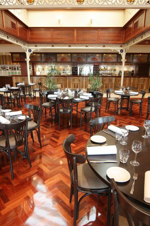 Hotel Largs Pier