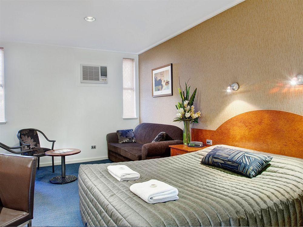 Hotel Tonsley Adelaide