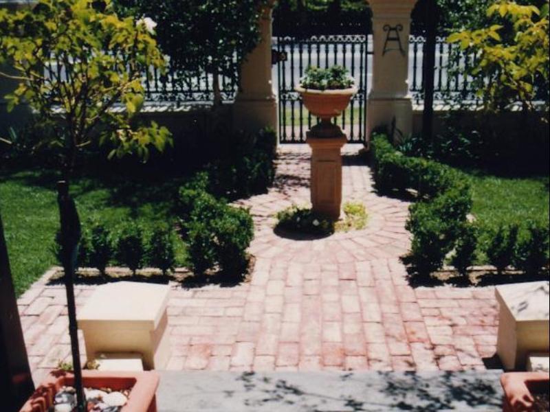 Water Bay Bed & Breakfast