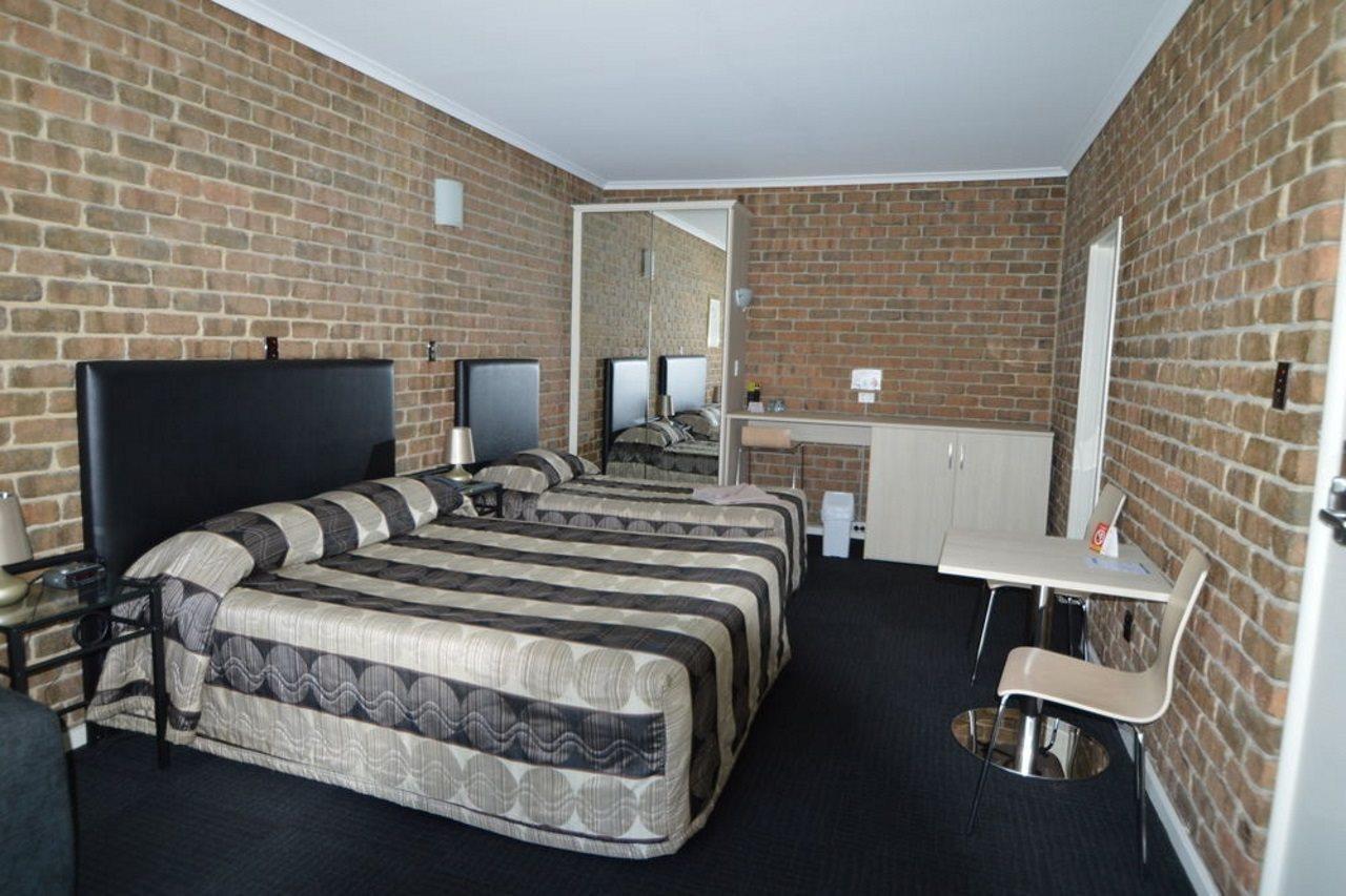 Motel Marion And 3*