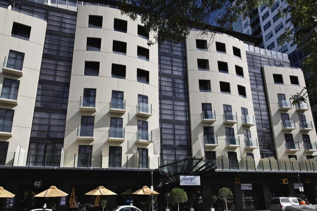 Hotel Mantra Hindmarsh Square 4*