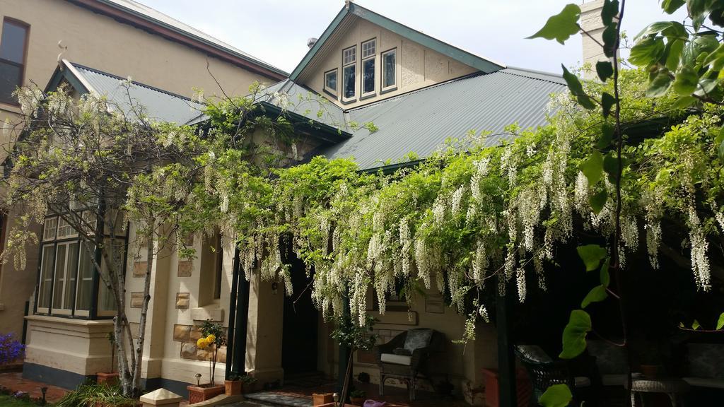 Water Bay Bed & Breakfast 4*