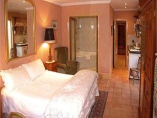 Bishop's Garden 4*