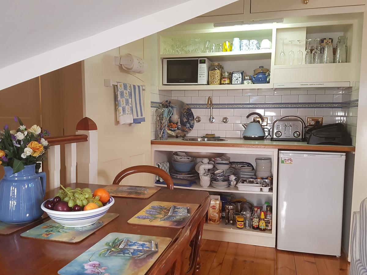 Bed & Breakfast Water Bay 4*