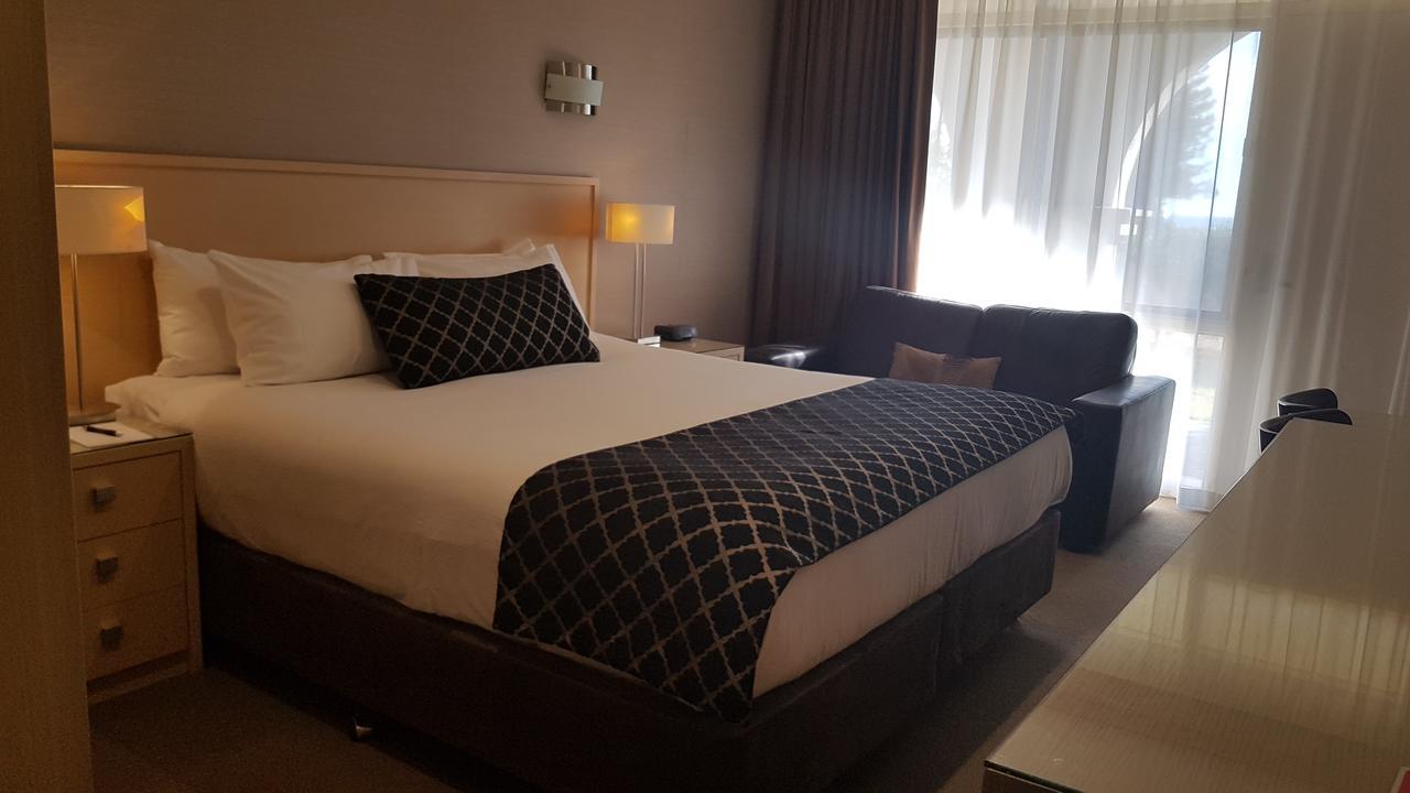 Largs Pier Hotel 4*