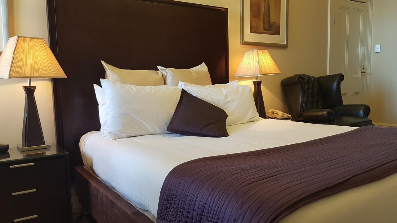 Largs Pier Hotel