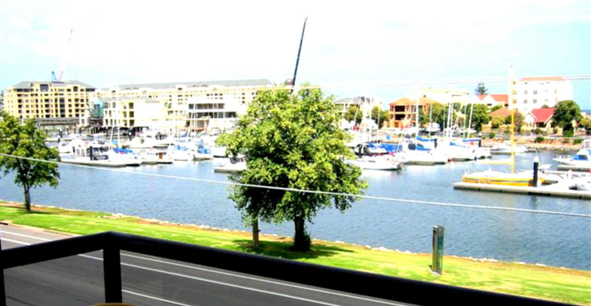 Bayswaterfront Apartamento