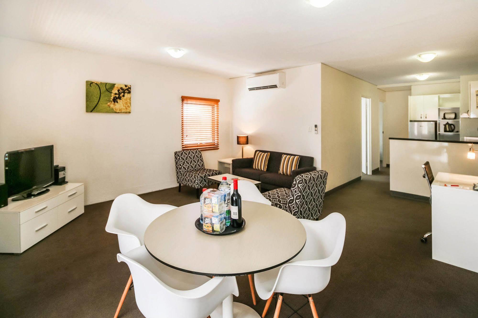 Aparthotel Breakfree 4*