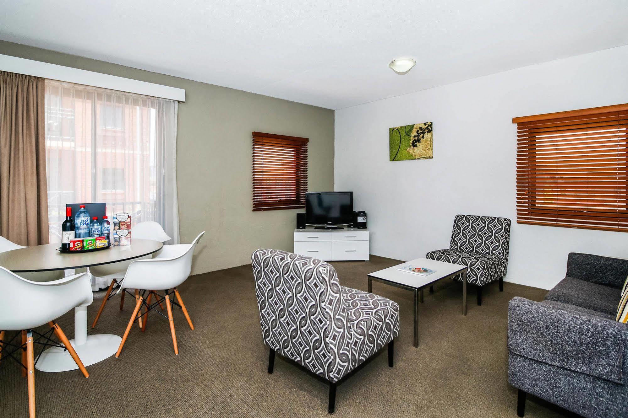 Aparthotel Breakfree 4*