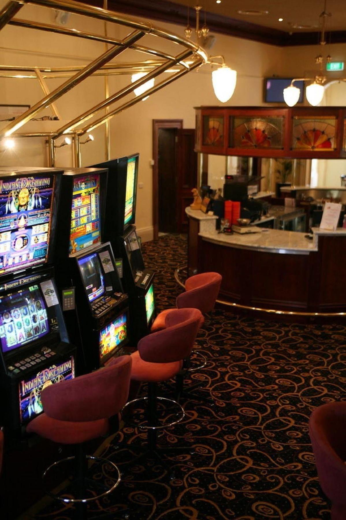 Hotel Largs Pier 4*