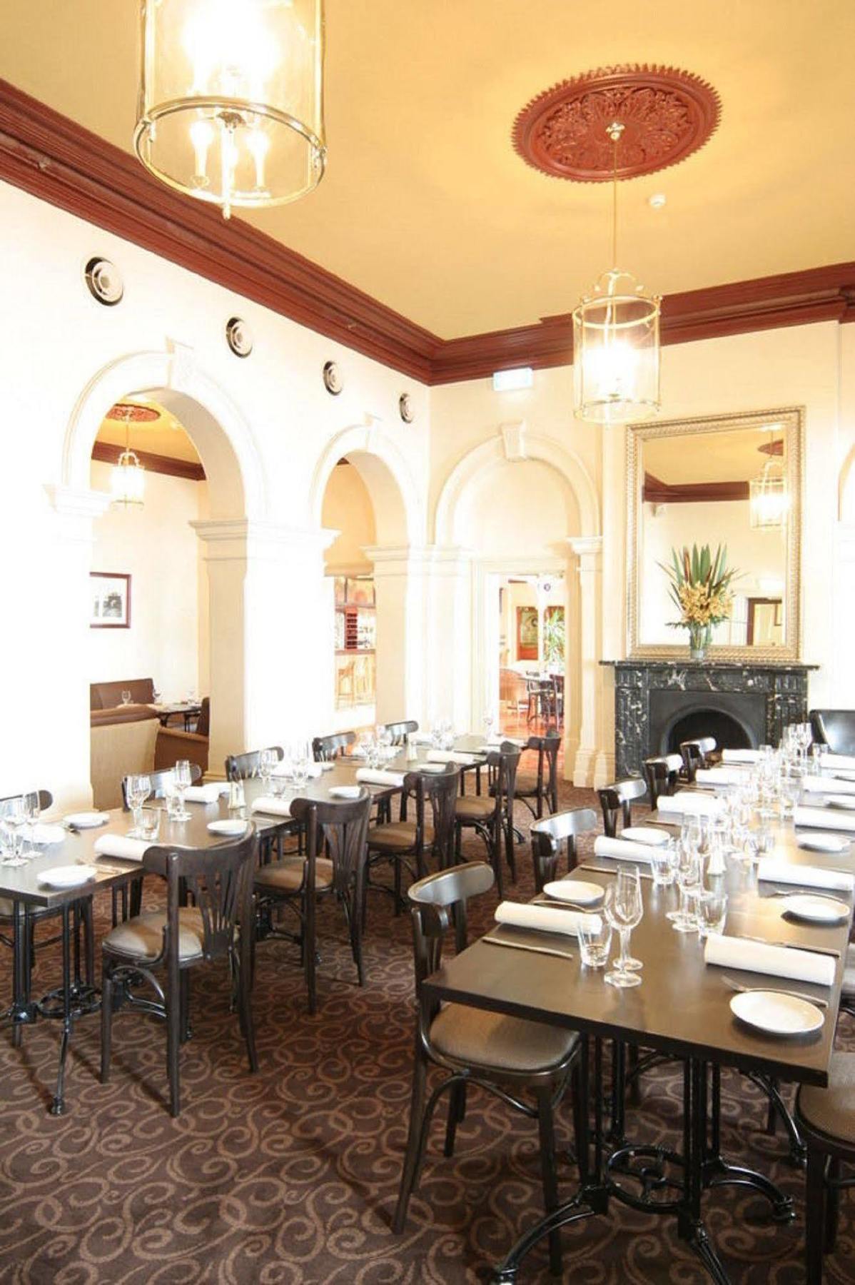 Hotel Largs Pier