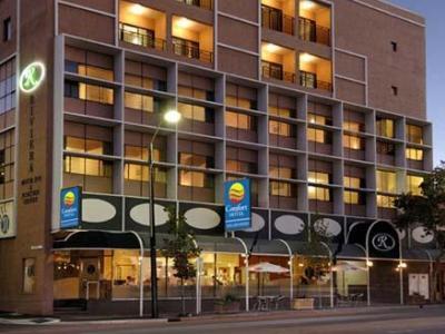 Hotel Riviera Adelaide