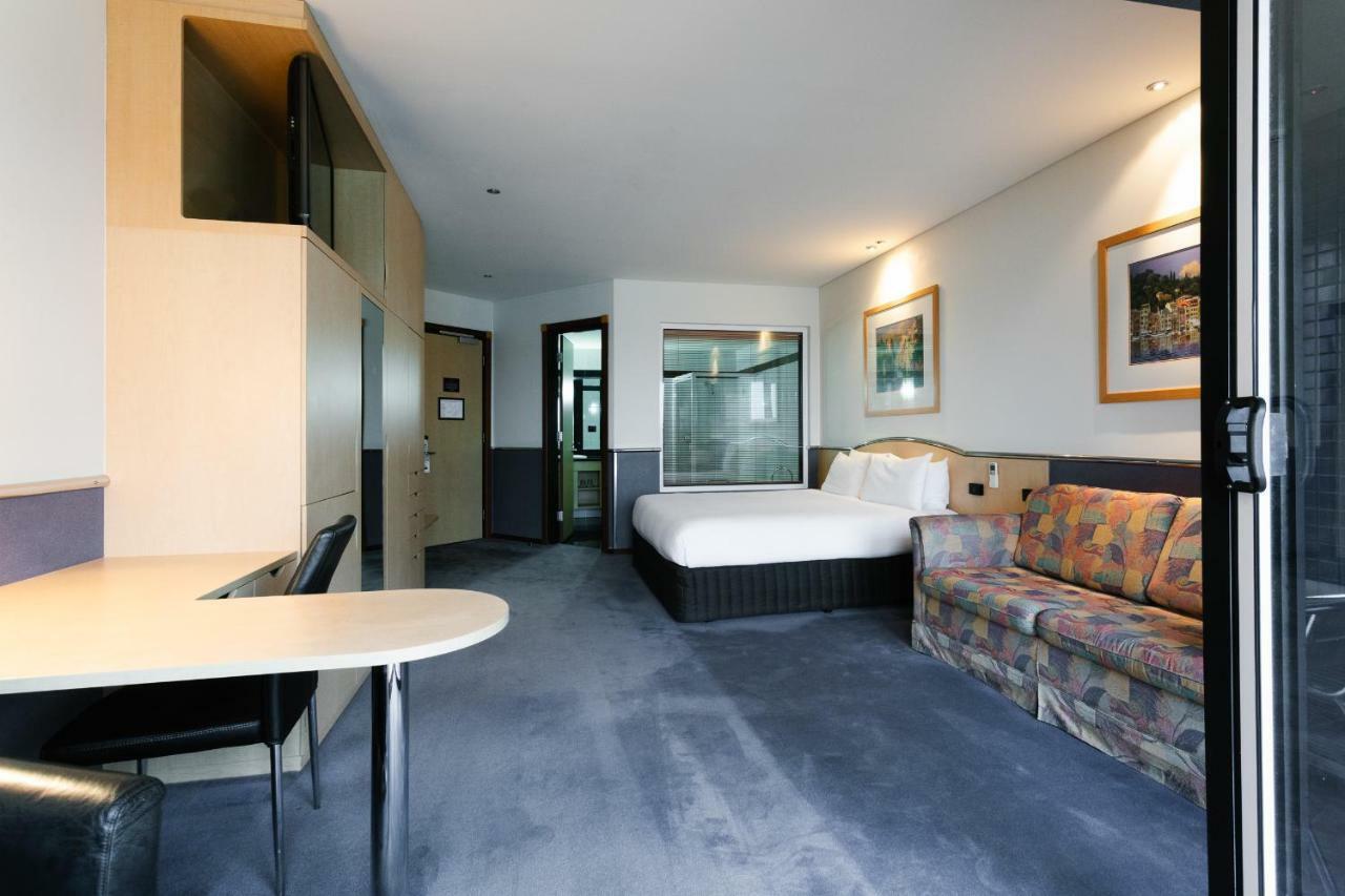 Hotel Lakes