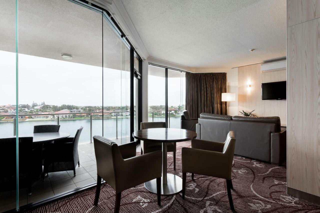 Lakes Hotel 4*