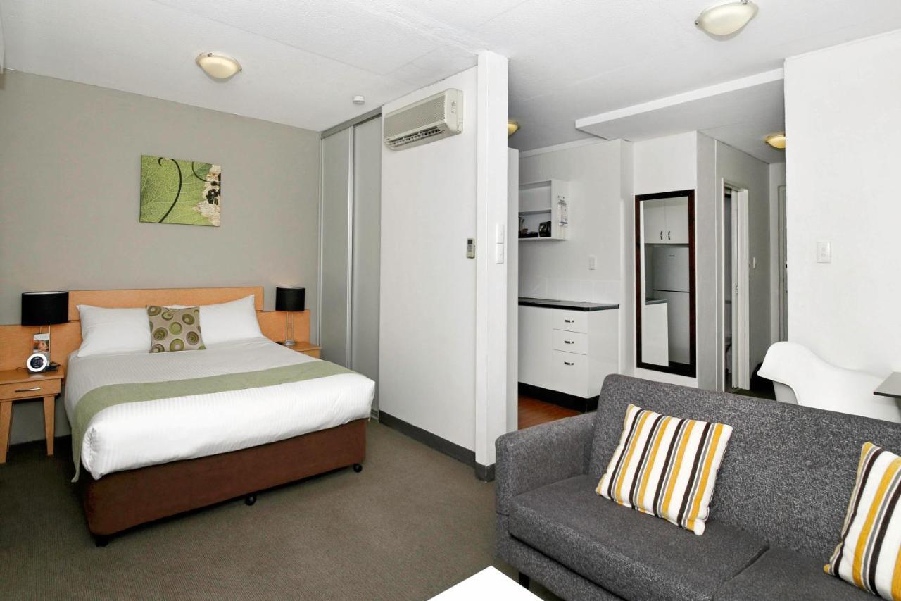 Breakfree Aparthotel 4*