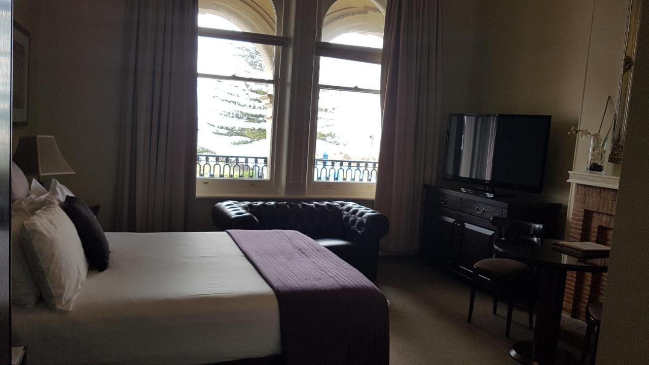 Largs Pier Hotel 4*