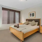 Contemporary Townhouse In Adelaide City