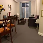 Boutique Apartment In The Heart Of Adelaide Cbd