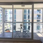Adelaide Cbd 1 Bedroom Apt. Free Car Park&Swimming Pool &Wifi