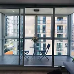 Adelaide Cbd 1 Bedroom Apt. Free Car Park&Swimming Pool &Wifi