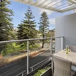 Oaks Glenelg Liberty Suites