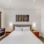 435/247 Gouger St. Ex Hotel Room In The City