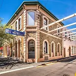 435/247 Gouger St. Ex Hotel Room In The City