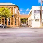 Studio 431/247 Gouger St Ex Hotel Room In City