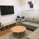 Modern Central China Town Home - Free Carpark
