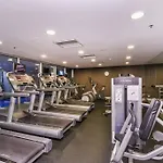 Luxury Overlooking Hindmarsh Sq With Pool & Gym