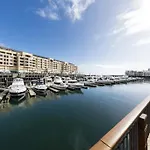 Oaks Glenelg Liberty Suites