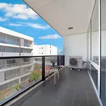 Luxury Apartment In Bowden