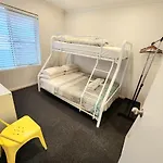 Spacious 4 Bedroom And 2 Bathrooms City Apartment
