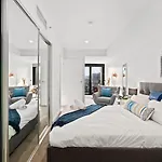 Ren - Urban Charm Residence