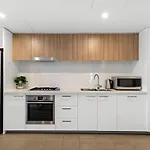 Ren - Urban Charm Residence