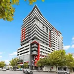 Ren - Urban Charm Residence
