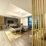 Luxury Top Level 1 Bedroom Apartment With Stunning View In Adelaide Cbd - 1 Minute Walk To Rundle Mall - Free Wifi & Netflix