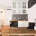 Studio Escape North Adelaide