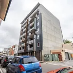 Huttside Luxury Central Secure Car Park