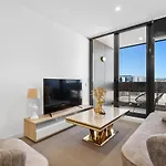 Skyline Luxury Retreat: Gym, Pool & Cinema